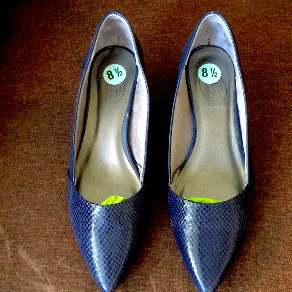 Kitten Heel Navy Blue